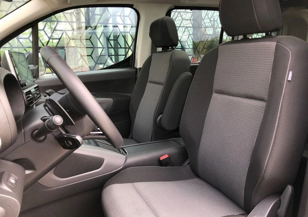 Toyota Proace City Verso cena 134900 przebieg: 16316, rok produkcji 2022 z Opoczno małe 596